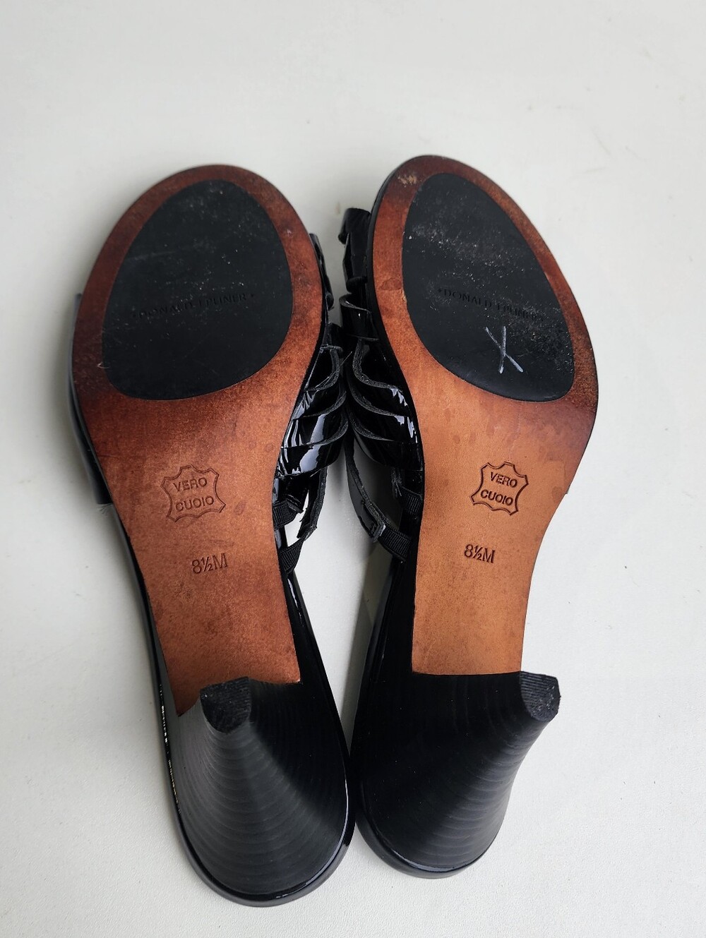 DONALD PLINER BLACK PATENT LTHR STRAPPY SLIDES TOE-THONG MULES SANDALS PUMPS 8.5 - Picture 9 of 10